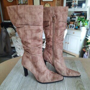 Pesáro Velvet Suede Tall Zip-Up Slouchy Heeled 'Princess' Boots - Tan, Size 8
